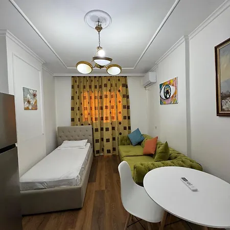 Central Apartment Tirana *