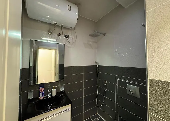 公寓 Central Apartment Tirana *